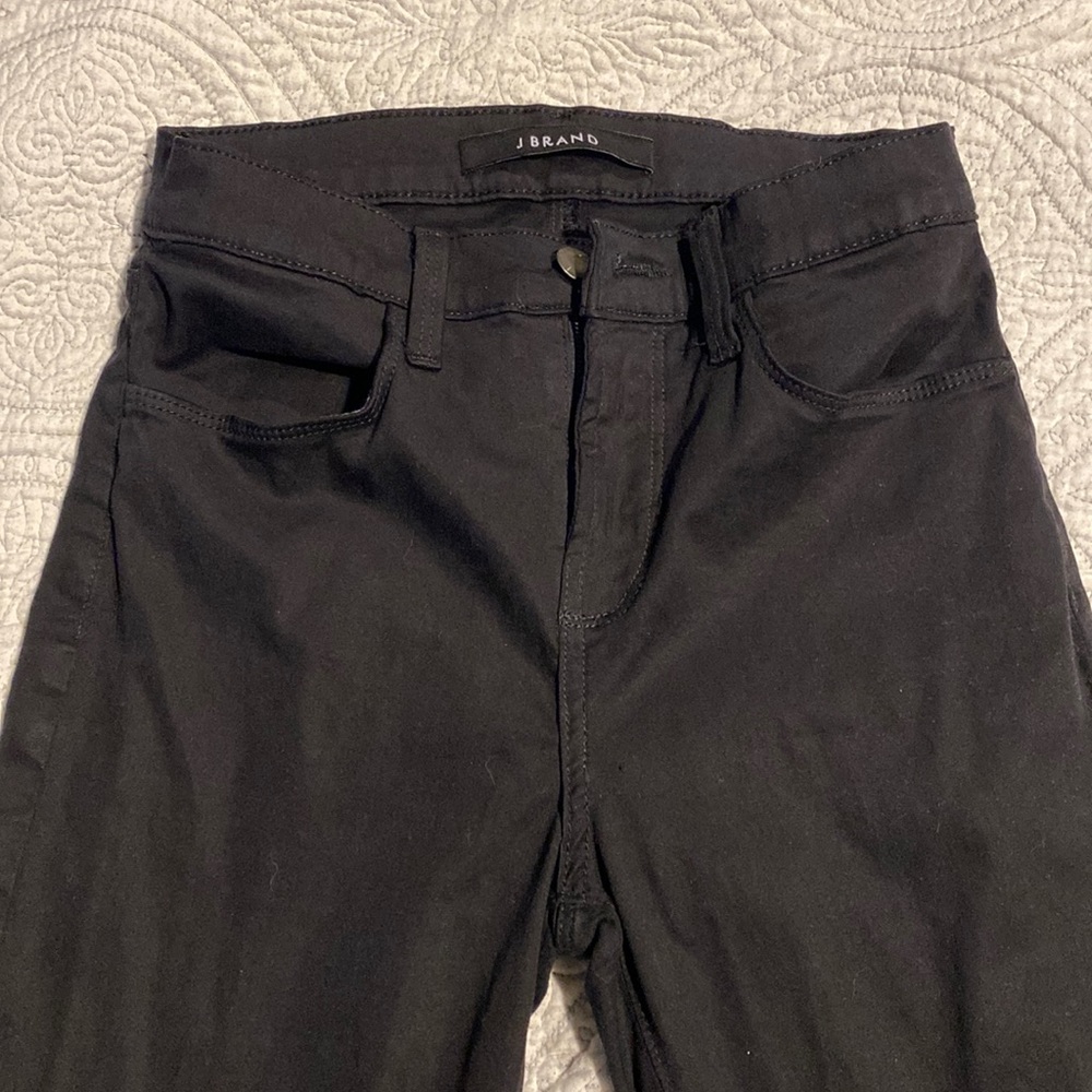 Black j brand jeans. Stretch material. Skinny fit. Size 26